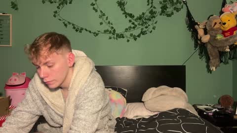Snapshot of scottish_twink01 chatting on January 6, 9:54 pm danny online show from January 6, 9:54 pm