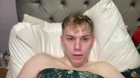 Snapshot of scottish_twink01 chatting on January 26, 3:27 am danny online show from January 26, 3:27 am