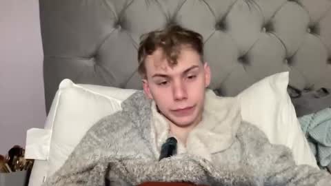 Snapshot of scottish_twink01 chatting on January 20, 1:28 am danny online show from January 20, 1:28 am
