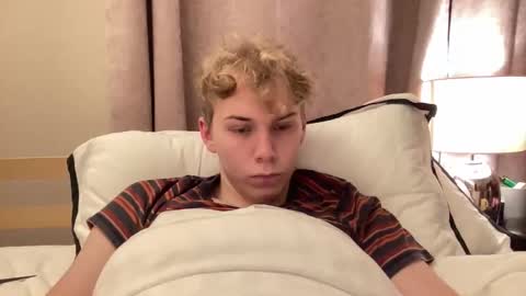 Snapshot of scottish_twink01 chatting on September 10, 10:44 pm danny online show from September 10, 10:44 pm