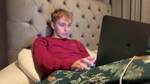Snapshot of scottish_twink01 chatting on February 10, 12:30 am danny online show from February 10, 12:30 am