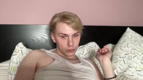 Snapshot of scottish_twink01 chatting on September 27, 4:38 pm danny online show from September 27, 4:38 pm