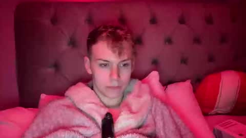 Snapshot of scottish_twink01 chatting on January 25, 3:30 am danny online show from January 25, 3:30 am