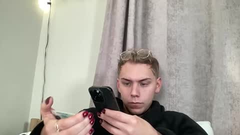 Snapshot of scottish_twink01 chatting on October 6, 12:28 am danny online show from October 6, 12:28 am
