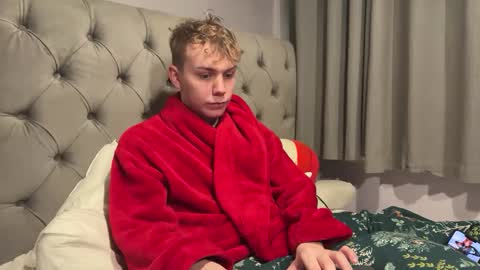 Snapshot of scottish_twink01 chatting on January 26, 5:23 pm danny online show from January 26, 5:23 pm