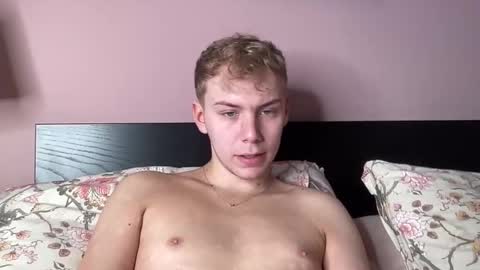 Snapshot of scottish_twink01 chatting on October 10, 1:39 pm danny online show from October 10, 1:39 pm