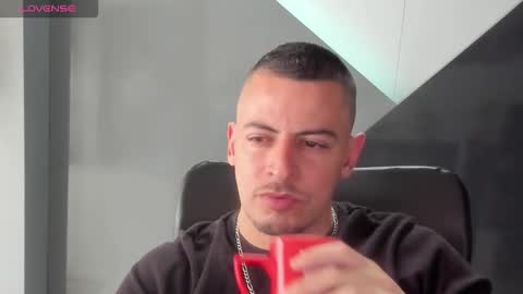 Snapshot of scotty_music chatting on September 10, 6:53 pm Ricardo online show from September 10, 6:53 pm