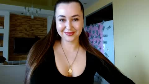 Elizabeth  online show from May 26, 9:04 am