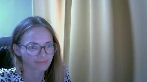 Snapshot of sea_dream chatting on October 1, 8:02 am SEA Dream online show from October 1, 8:02 am