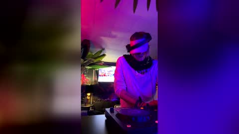 seanplushouse online show from February 28, 7:45 am