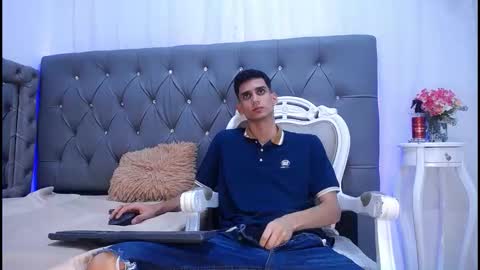 sebalexis7 online show from October 31, 3:51 am