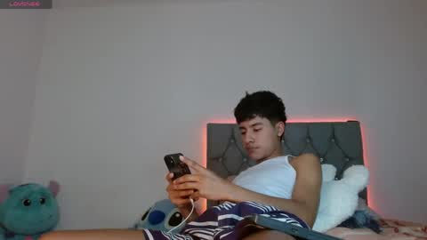 sebas_fire4 online show from May 15, 10:50 pm