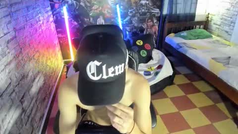 sebas jusa online show from April 30, 1:05 pm
