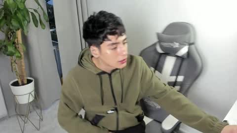 sebastian online show from April 21, 11:01 pm