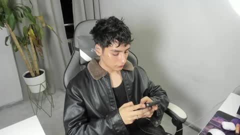 sebastian online show from April 23, 11:39 pm