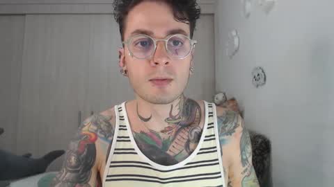 Snapshot of sebasbigdick_ chatting on December 17, 2:44 am spityio instagram online show from December 17, 2:44 am