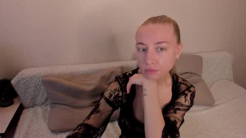 Amanda and  pair in a real life we love each other but can play with you online show from October 19, 9:25 am