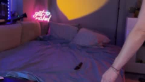 Secret Lovers online show from April 10, 11:31 pm