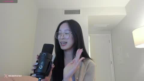 Snapshot of secretgirlfriendxo chatting on February 5, 8:21 am Angela online show from February 5, 8:21 am