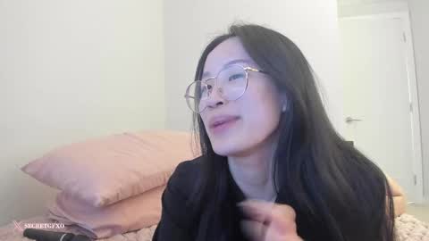 Snapshot of secretgirlfriendxo chatting on March 1, 10:02 am Angela online show from March 1, 10:02 am