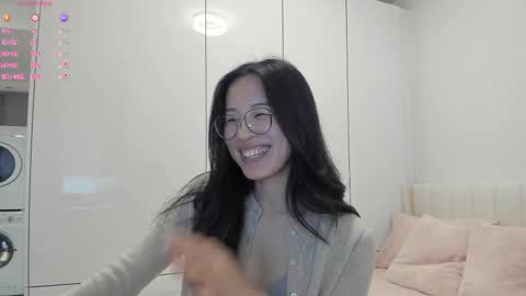 Snapshot of secretgirlfriendxo chatting on October 10, 1:11 am Angela online show from October 10, 1:11 am