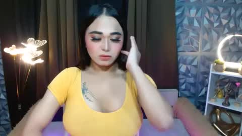 Snapshot of seductivelatina69 chatting on September 23, 10:05 pm Lala online show from September 23, 10:05 pm