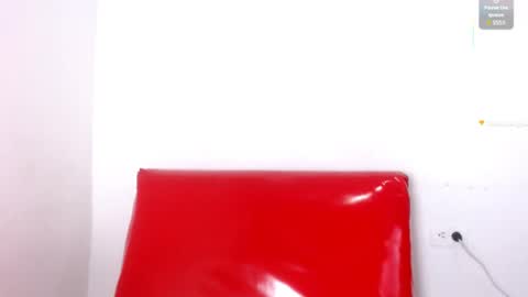 Estefany online show from April 9, 7:19 pm