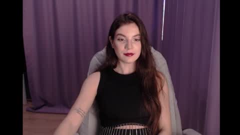 Snapshot of seeemily chatting on September 27, 8:23 am Emily online show from September 27, 8:23 am