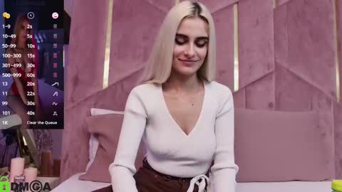 Selena online show from November 25, 5:28 am