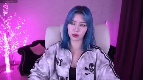 selenairis online show from January 15, 3:59 am