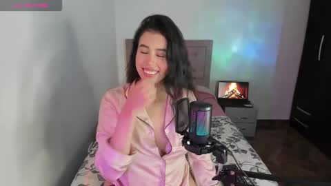 Snapshot of selene_e chatting on October 23, 9:15 pm Karol. online show from October 23, 9:15 pm