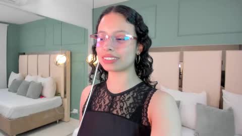 Snapshot of selene_rousse chatting on September 27, 3:15 am Selene Rousse online show from September 27, 3:15 am