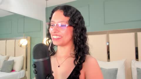 Snapshot of selene_rousse chatting on September 25, 3:13 am Selene Rousse online show from September 25, 3:13 am