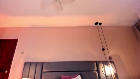 Selene Lujan online show from December 16, 3:40 pm