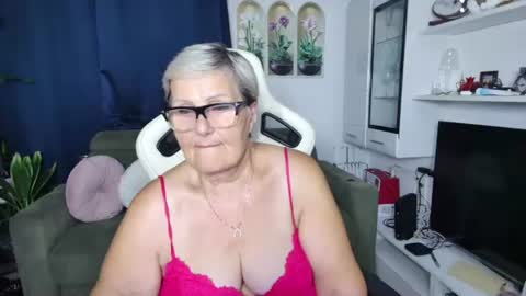 Selenna online show from August 7, 5:44 pm