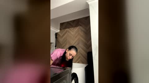 selinn11 online show from December 16, 8:20 am