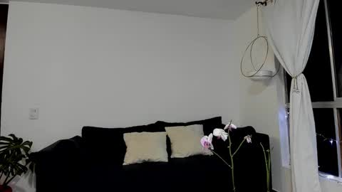 Snapshot of selyn_ chatting on December 26, 5:37 am Selyn online show from December 26, 5:37 am