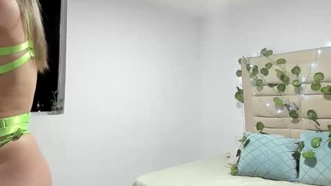 Snapshot of selyn_ chatting on December 29, 5:31 am Selyn online show from December 29, 5:31 am