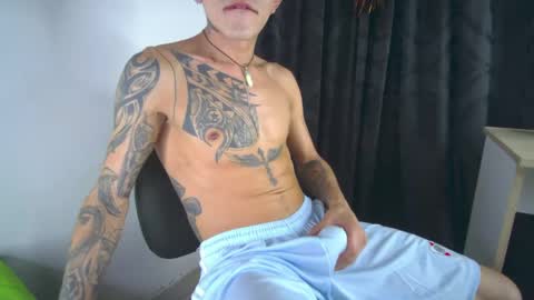 sem_alas online show from May 18, 4:07 am