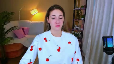 sensitiveheartt online show from September 19, 4:27 am