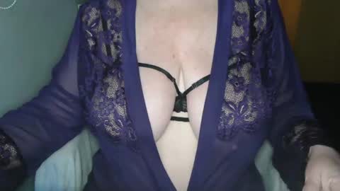Snapshot of sensual_cris chatting on December 30, 7:37 am CRIS online show from December 30, 7:37 am