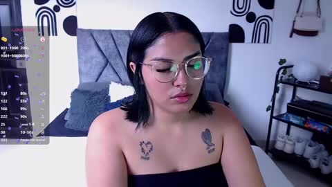 Snapshot of sensual_flame chatting on February 27, 7:26 pm Camille and sophie online show from February 27, 7:26 pm