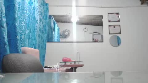 Snapshot of sensualbaby07 chatting on September 17, 1:31 am I am Hellen online show from September 17, 1:31 am