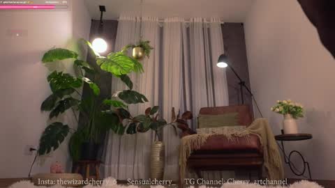 Maria- OF sensual bee online show from April 6, 4:46 am