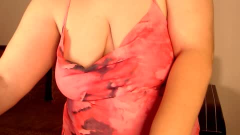 Snapshot of sensualmonique chatting on October 5, 10:50 pm SensualMonique online show from October 5, 10:50 pm