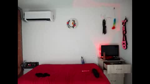 Snapshot of sephorandmonell chatting on October 25, 10:32 pm sephorandmonell online show from October 25, 10:32 pm