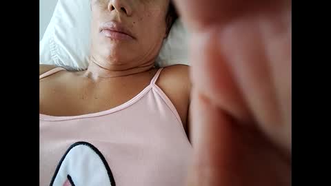 Snapshot of sephorandmonell chatting on February 19, 1:50 pm sephorandmonell online show from February 19, 1:50 pm