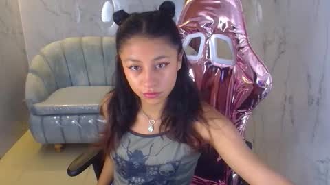 serabella_s online show from January 19, 12:59 pm