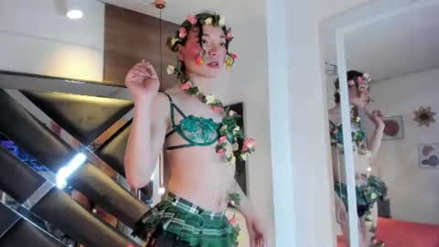 seraphine_nyx online show from July 3, 10:03 pm