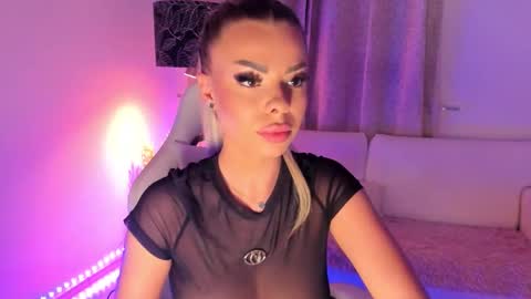 Snapshot of seravonndee chatting on October 15, 6:53 pm Ana online show from October 15, 6:53 pm